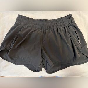 Lululemon Tracker V 4” Black Shorts
